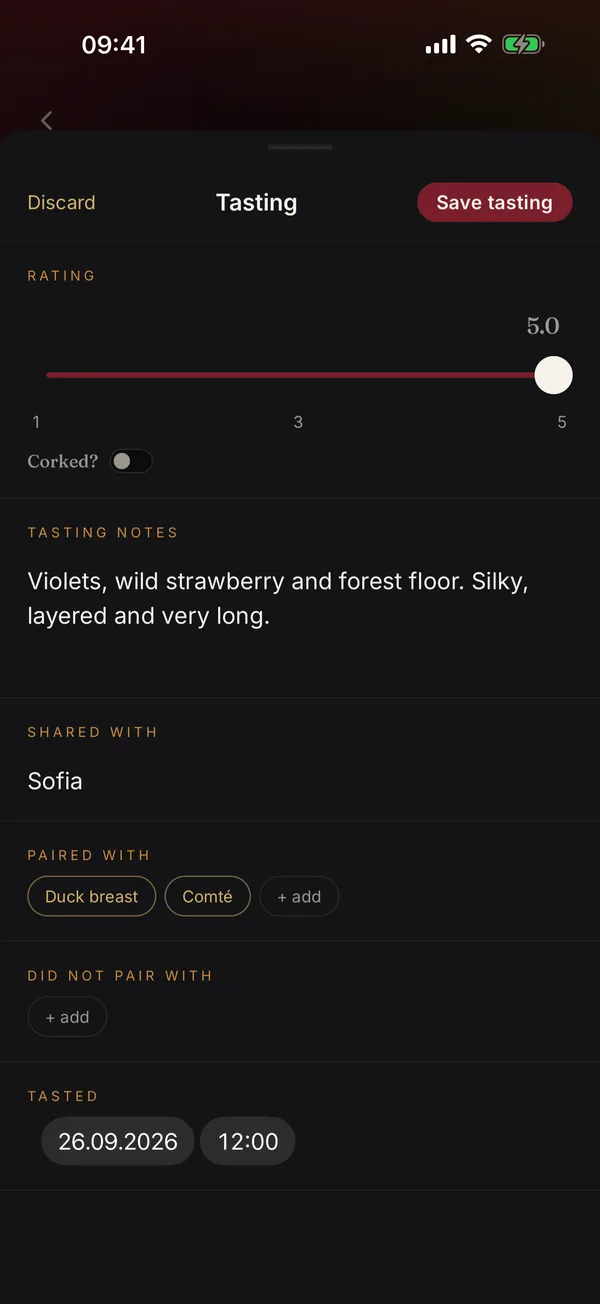 Logging an uncorked bottle in Botto: a 5.0 rating, a tasting note about violets and wild strawberry, shared with Sofia, paired with duck breast and Comté.